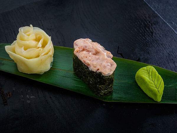 Чайхона №1 Братьев Васильчуков - Гункан Сяке Спайс с лососем