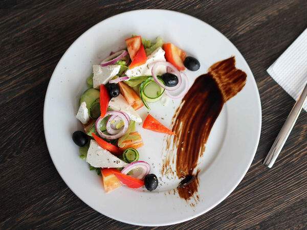 Duran Bar & Grill - Салат Греческий с печёным перцем