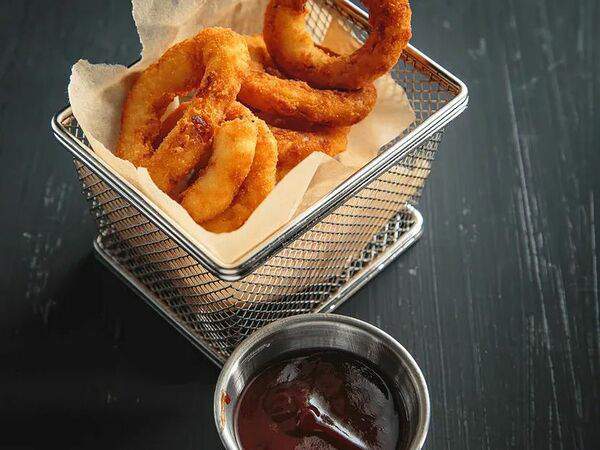 Beer Lab - Луковые кольца с соусом BBQ