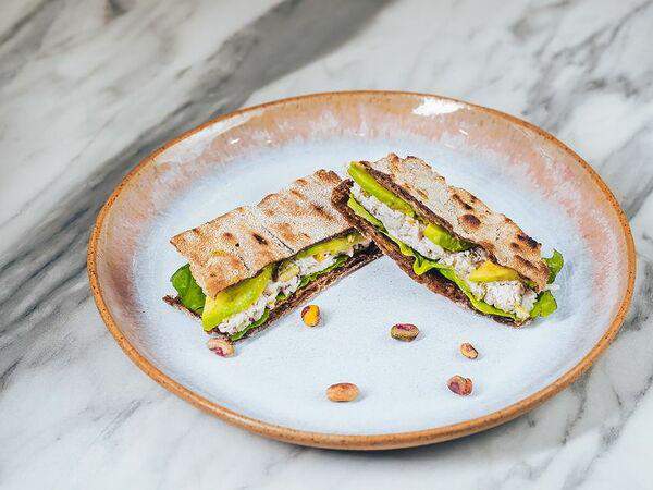 Выжималка - Панини с риетом из куриной грудки и сливочного сыра