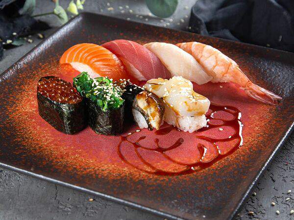 Sailor Moon - Суши с лососем