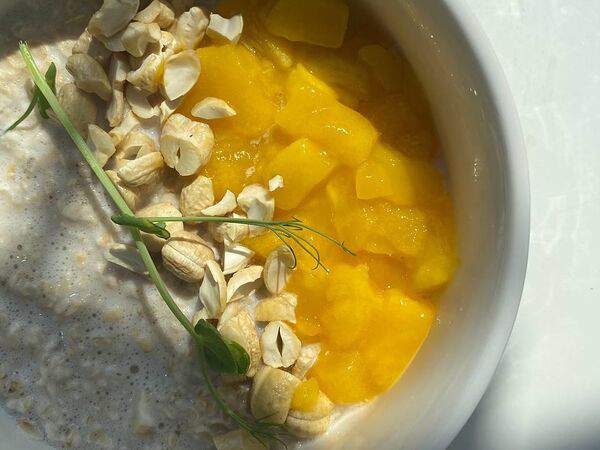 Natura Матча-бар - Каша с манго и кешью на кокосовом молоке