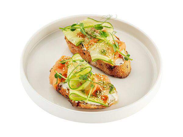 Coffee Black - Брускетты с лососем