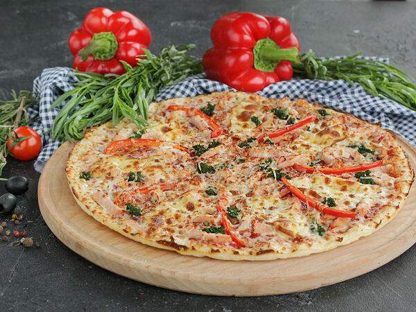 Традиции вкуса - Пицца с индейкой и копченым сыром