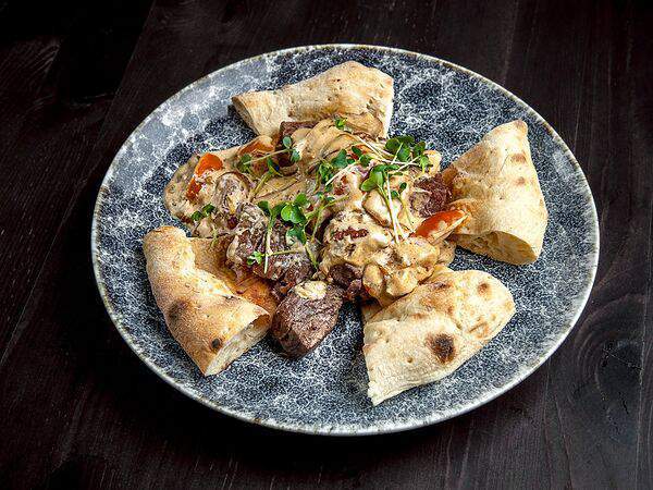 Территория - Говядина с белыми грибами в сливочном соусе