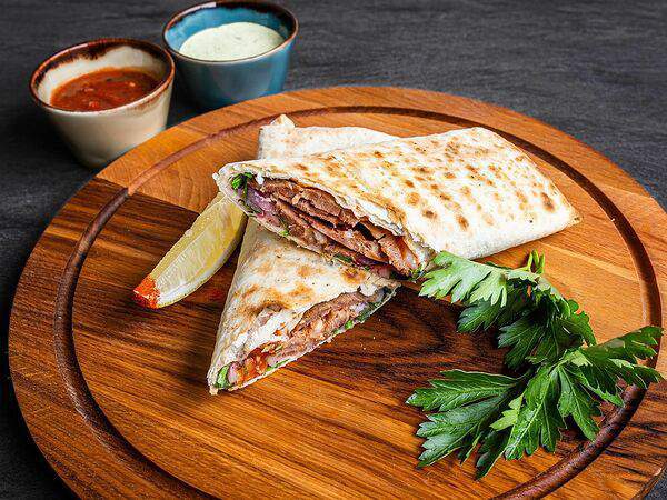 Нуар кебаб - Мини-ролл из говяжьей вырезки в лаваше