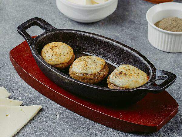 Мама Грузия - На кеци