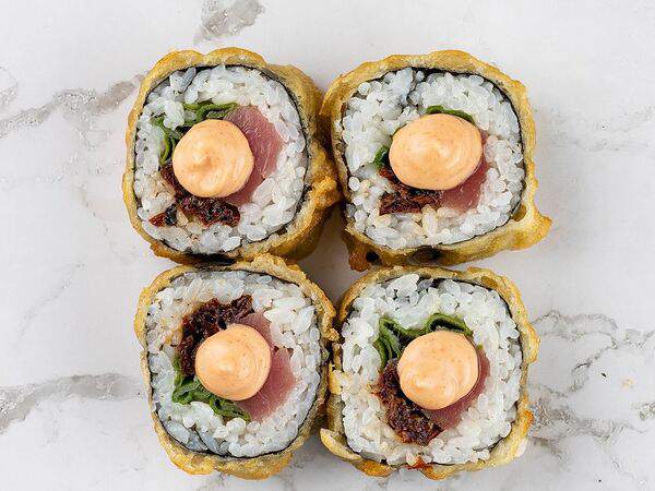 Васаби - Ролл Елоуфин с вялеными томатами