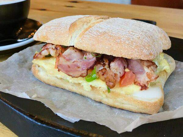 CoffeeВарим - Панини скрэмбл-бекон