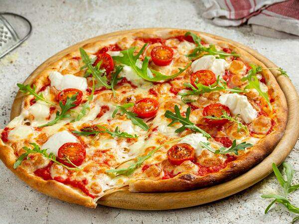 IL Патио - Пицца с бурратой и руколой 28 см