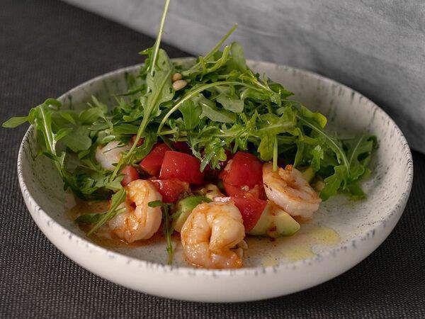 Сыроварня Чизерия - Салат с креветками а авокадо