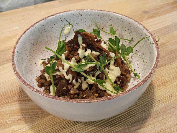 Crazy Vegan - Гречка с грибами и сырным веган соусом