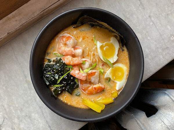 Chang - Суп Эби-рамен с креветками в соусе Табаджан