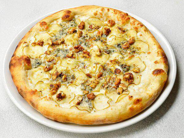 Базилик - Пицца с грушей и горгондзолой