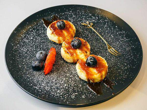 BB Cafe - Сырники с домашней карамелью