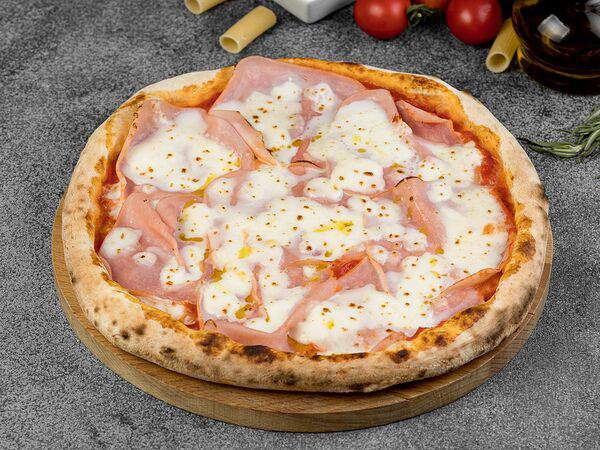 Basilico - Маргарита с ветчиной утиной