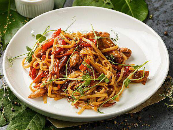 Вэлфед - Вок с курицей в перечно-устричном соусе