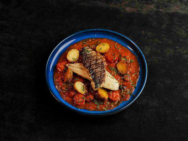 Bobrovsky bar - Дорадо с томатами и каперсами