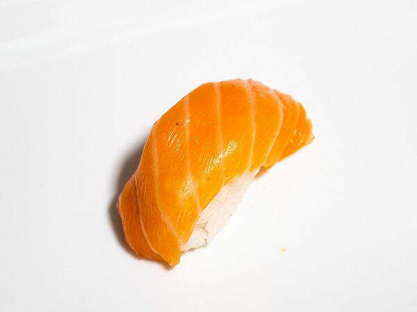 Tai bai - Суши Лосось