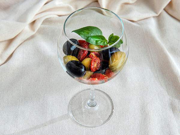 Мамини - Оливки, вяленые томаты