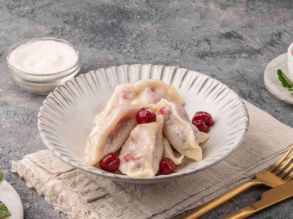 Солянка - Вареники с вишней