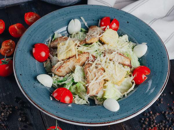 Rustaveli - Салат Цезарь с куриной грудкой
