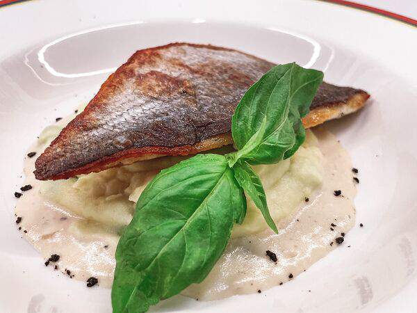 Учительская - Филе дорадо с картофельным пюре