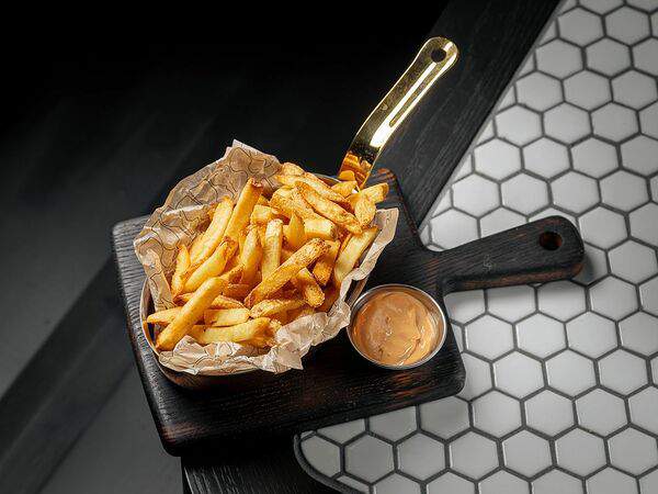 Waterzooi - Картофель фри с соусом гольф