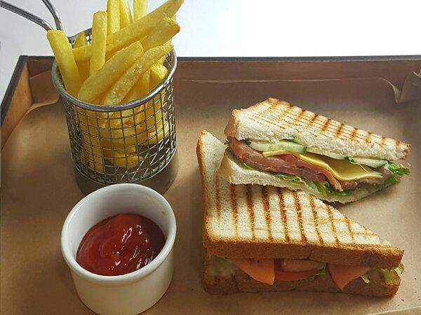 Ribs - Клаб-сэндвич с лососем