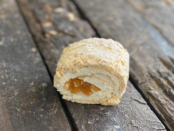 Крем-карамель - Рулет Меренговый с фруктами