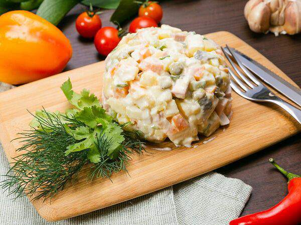 Мангал сити - Салат Оливье классический