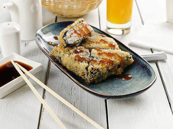 Фудзи - Ролл Онигиразу с лососем