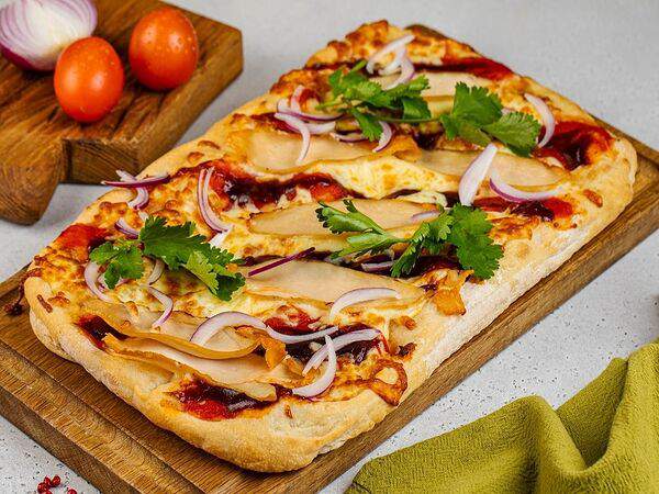 АндерСон - Римская пицца с соусом барбекю и индейкой