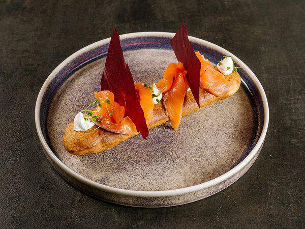 12 - Эклер с лососем