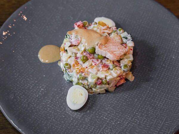 Пикник - Салат Оливье с семгой