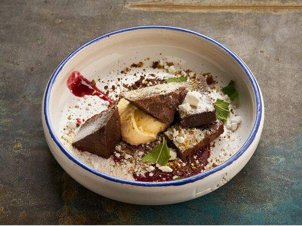 Frank by Баста - Шоколадный брауни со сливочным мороженным