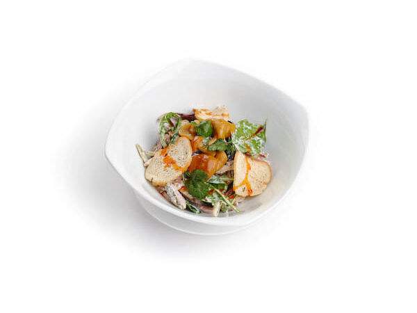 Гриль бутыль - Салат с языком, курицей гриль и грибами