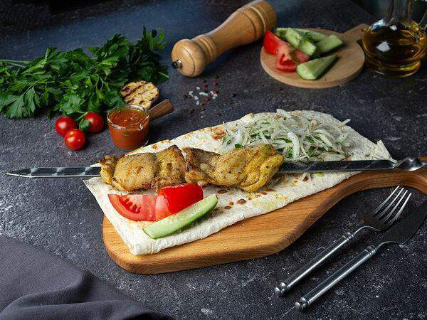 Гриль клуб - Шашлык из мякоти куриного бедра в карри