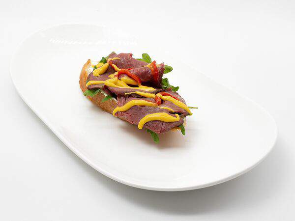 NEBO - Брускетта с ростбифом