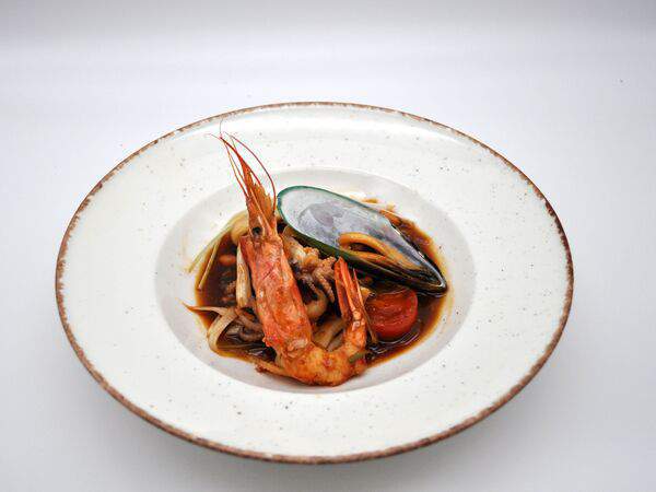 Гастропаб Шеff - Салат теплый Адриатика из морского ассорти