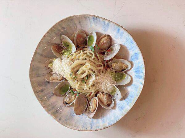 Negroni bar & enoteca - Спагетти с ракушками Вонголе в соусе бер блан