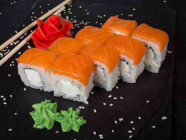 Аквасуши - Ролл Чиз лосось