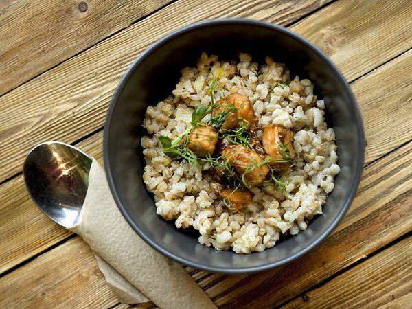 Кофейня Зеленая Улица - Каша полбяная с красной рыбой