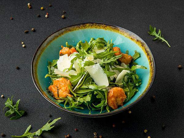 Гриль-бар42 - Салат из тигровых креветок и рукколы