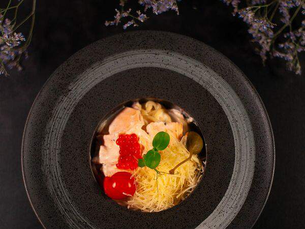 Multibar Neon - Пене с кусочками лосося, в соусе красная