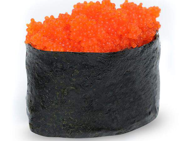 Сура суши - Гункан с икрой летучей рыбы