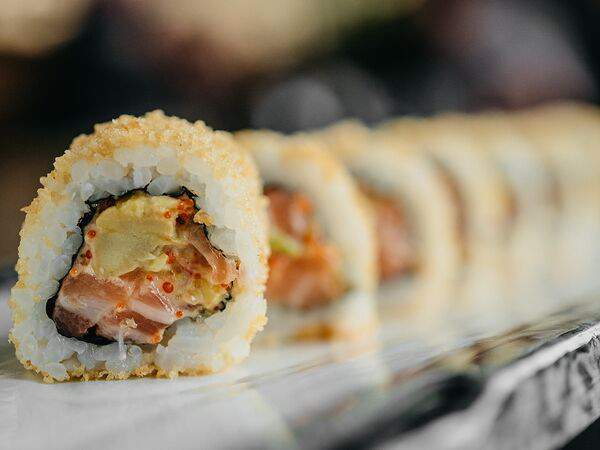 Shima - Калифорния с лососем криспи