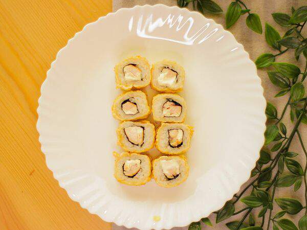 Yummy world - Жареные роллы с курицей