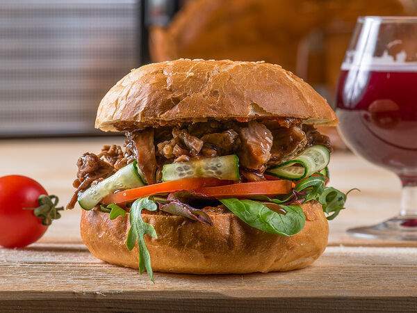 Grey Bear Pub - Бургер с пастрами