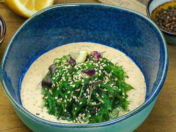 Рыбная мануфактура №1 - Чука салат с ореховым соусом